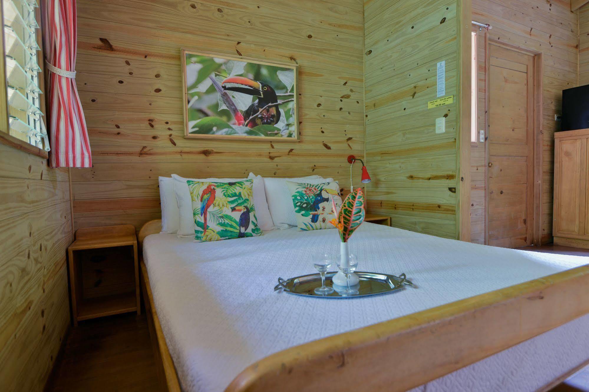 Hotel El Mono Feliz Ojochal Dış mekan fotoğraf
