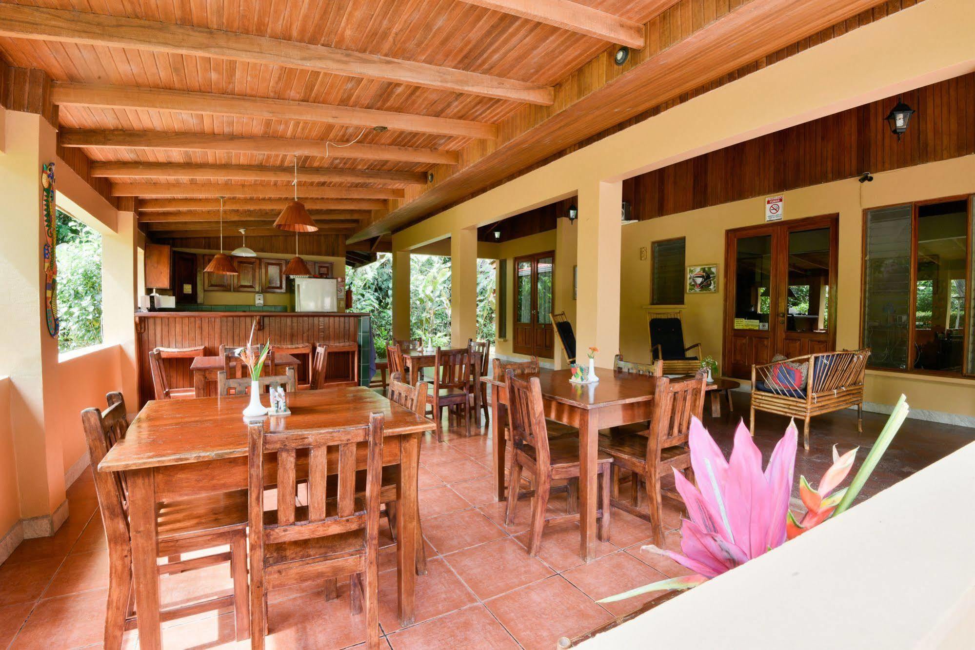 Hotel El Mono Feliz Ojochal Dış mekan fotoğraf