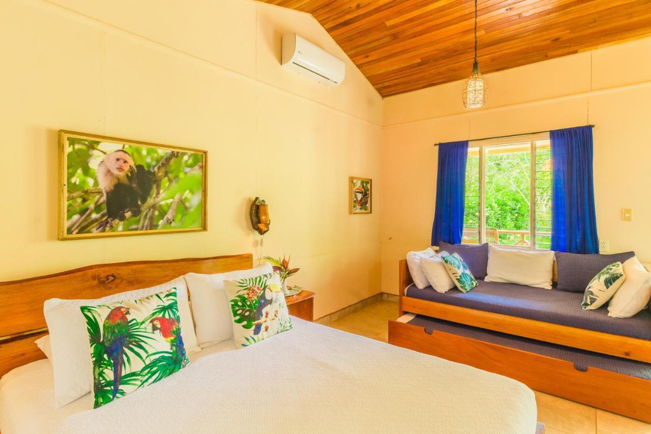Hotel El Mono Feliz Ojochal Dış mekan fotoğraf