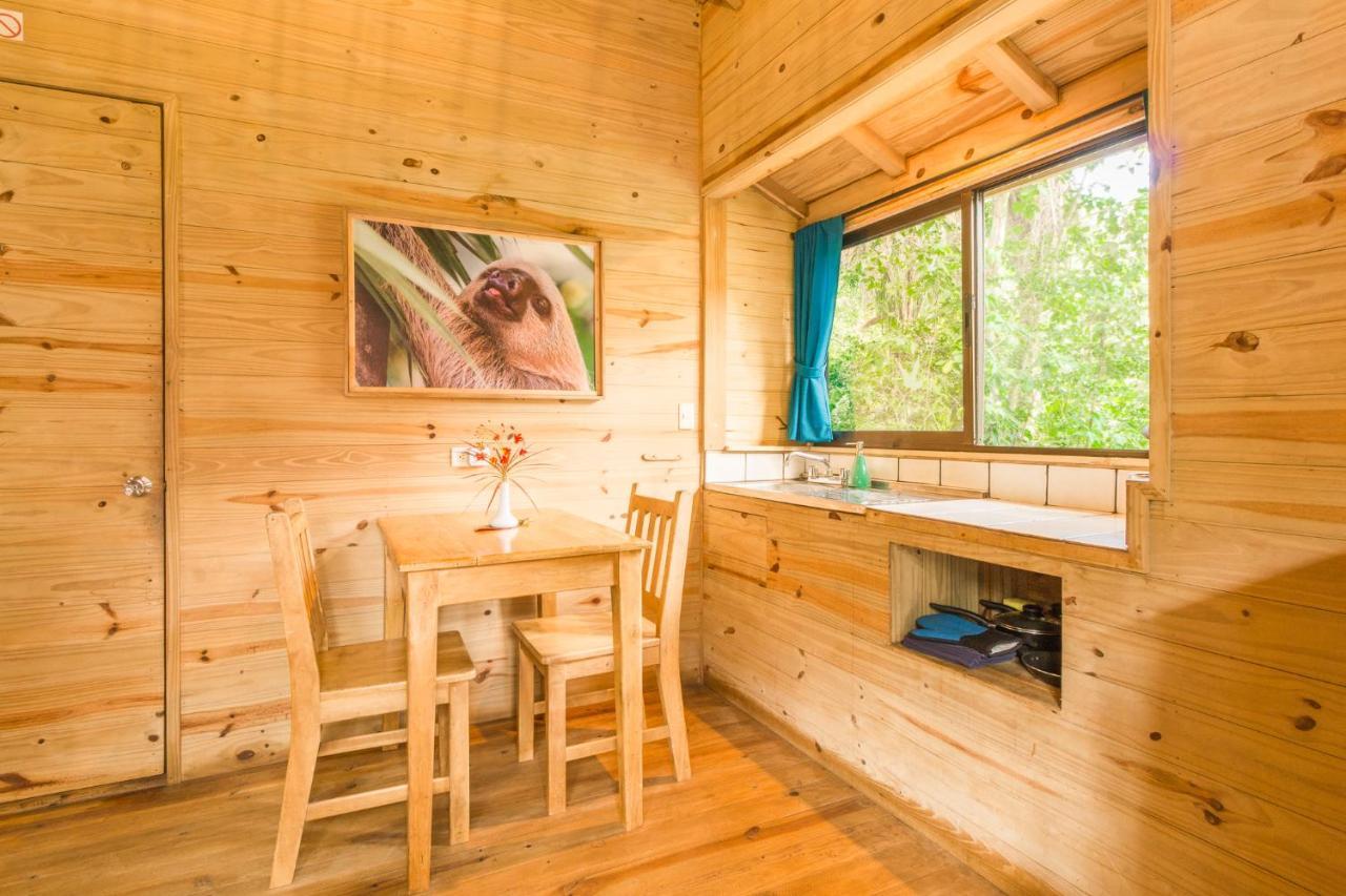 Hotel El Mono Feliz Ojochal Dış mekan fotoğraf